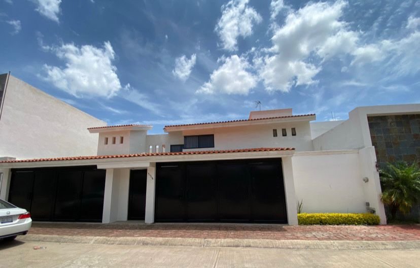 RESIDENCIAL EN VENTA EN HACIENDAS DE SANTA FE