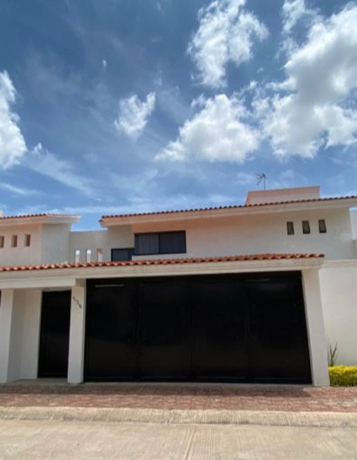 RESIDENCIAL EN VENTA EN HACIENDAS DE SANTA FE