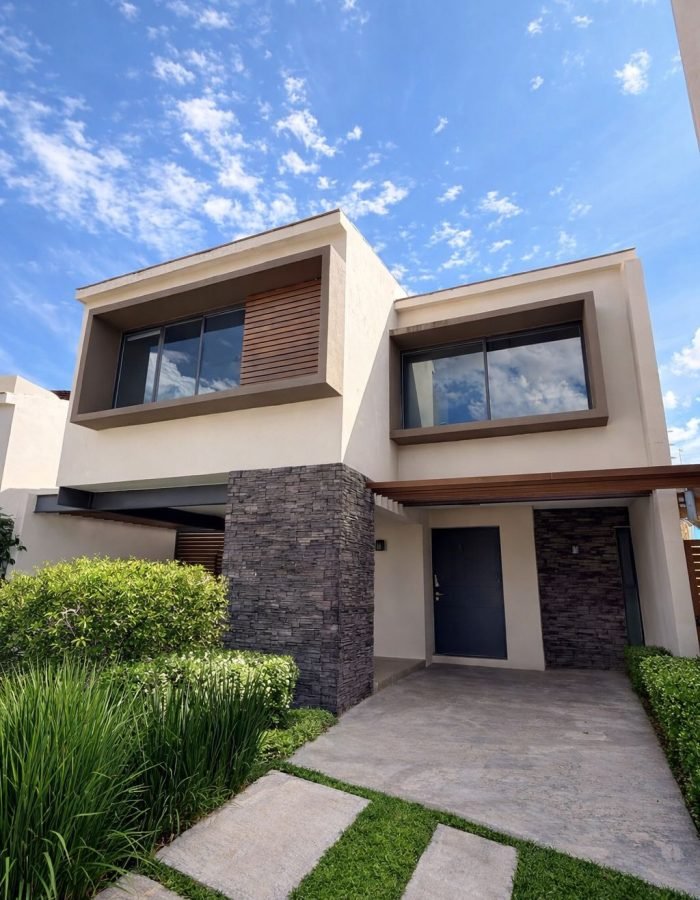 CASA RESIDENCIAL EN VENTA / LOMAS DEL MOLINO II
